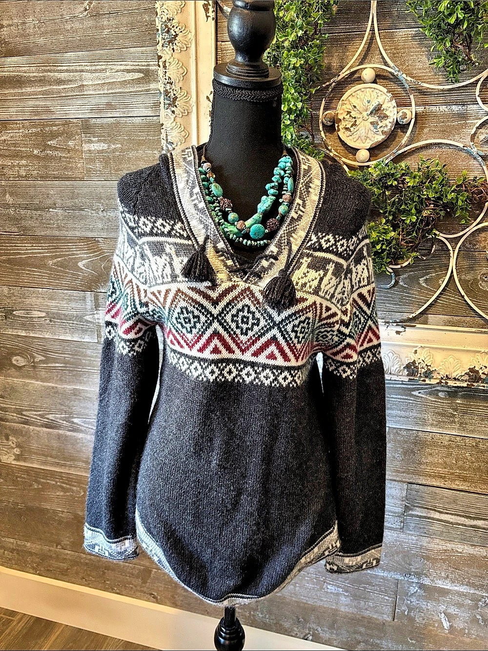 Hand Knit (Size S/M) Peruvian Alpaca Sweater - 100% Alpaca Yarn -Like New